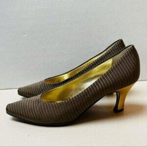 Casadei Pumps Womens 7 Gold Metallic Semi Pointy Toe Formal Work Made In Italy